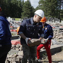 Всебелорусская молодежная стройка в мемориальном комплексе «Хатынь». 2022 год. Фото: «Беларусь сегодня»