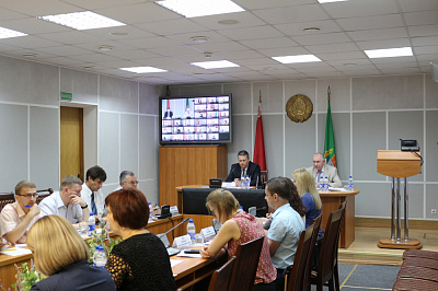 У г.Гомелі абмеркавалі падрыхтоўку да рэалізацыі Указа Прэзідэнта Рэспублікі Беларусь ад 24 мая 2018 г. № 202 «Аб службе «адно акно»