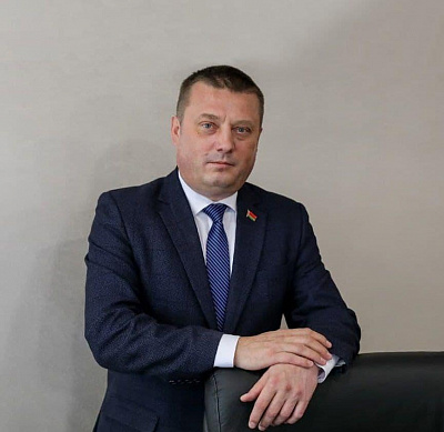 Віншаванне з Днём жанчын ад Міністра юстыцыі Рэспублікі Беларусь Сяргея Мікалаевіча Хаменкі