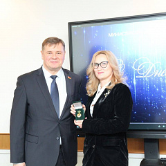 Заслуженные награды к профессиональному празднику