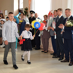 Міністр юстыцыі Сяргей Хаменка павіншаваў з Днём ведаў навучэнцаў падшэфнай школы