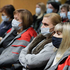 На пытанні работнікаў МТЗ адказалі члены групы па прававой асвеце Мінгарвыканкама