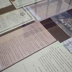 У Міністэрстве юстыцыі прэзентавалі выставу "Добры дзень, школа"