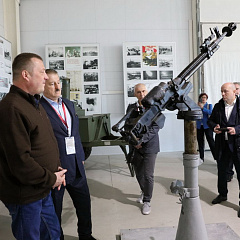 Дэлегацыя Міністэрства юстыцыі Беларусі ўшанавала памяць герояў-чыгуначнікаў на "Дарогу жыцця"
