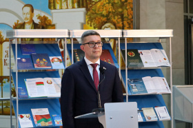 Национальная идентичность в деталях: в Минске открылась выставка геральдических символов Беларуси