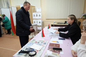 Сергей Хоменко принял участие в досрочном голосовании