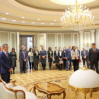 Экскурсия во Дворце Независимости