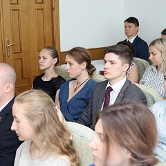 Яны служаць увекавечанню памяці абаронцаў Айчыны і ахвяр войн. 52-гі асобны пошукавы батальён