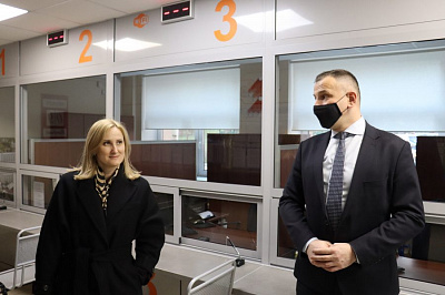 Намеснік Міністра юстыцыі Наталля Філіпава наведала службу «адно акно»