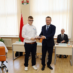 Сяргей Хаменка павіншаваў з Днём ведаў навучэнцаў Мінскага дзяржаўнага каледжа лічбавых тэхналогій