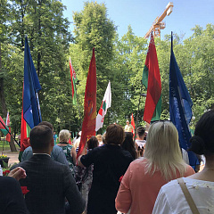 Напярэдадні Дня Незалежнасці Рэспублікі Беларусь прадстаўнікі пярвічкі БСЖ Мінюста ўсклалі кветкі да абеліска чатырохразовага Героя Савецкага Саюза Георгія Канстанцінавіча Жукава