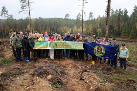 Вклад в экологию и наследие: работники Министерства юстиции приняли участие в республиканской акции «Дай лесу новае жыццё!»