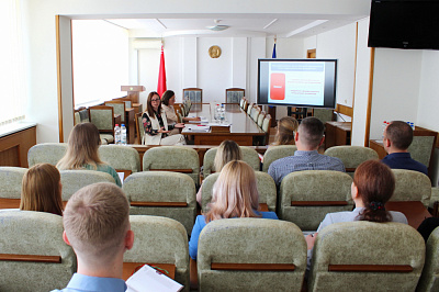 Аб тонкасцях нарматворчага працэсу ў Міністэрстве юстыцыі расказалі прадстаўнікам МНС