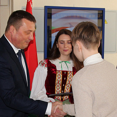 У Міністэрстве юстыцыі ўручылі пашпарты юным грамадзянам Рэспублікі Беларусь