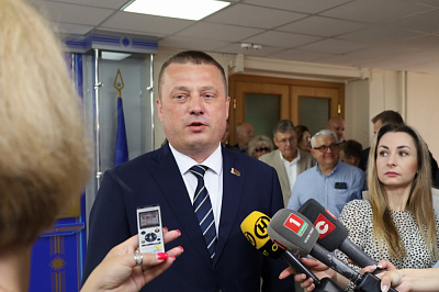 Ліберальна-дэмакратычная партыя і Камуністычная партыя Беларусі прайшлі перарэгістрацыю ў Міністэрстве юстыцыі