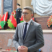 Работники Министерства юстиции посетили раскопки на месте захоронения жертв геноцида в Уручье