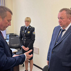 Ад адзіных цэнтраў дзяржпаслуг да бясплатнай прававой дапамогі ў рэгіёнах. Рабочы візіт Сяргея Хаменкі ў Оршу.