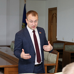 Клішэвіч Сяргей аб УНС, ваенна-палітычнай абстаноўцы і будучыні нашай краіны для моладзі Мінюста