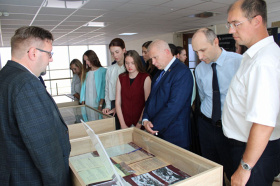 Трагические и героические страницы истории Великой Отечественной войны представлены на выставке архивных документов в Министерстве юстиции