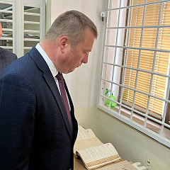 Ад адзіных цэнтраў дзяржпаслуг да бясплатнай прававой дапамогі ў рэгіёнах. Рабочы візіт Сяргея Хаменкі ў Оршу.