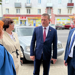 Ад адзіных цэнтраў дзяржпаслуг да бясплатнай прававой дапамогі ў рэгіёнах. Рабочы візіт Сяргея Хаменкі ў Оршу.